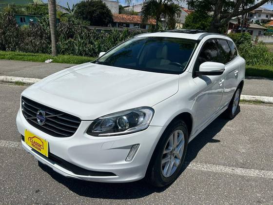 VOLVO XC60 2.0 T5 MOMENTUM GASOLINA 4P AUTOMÁTICO